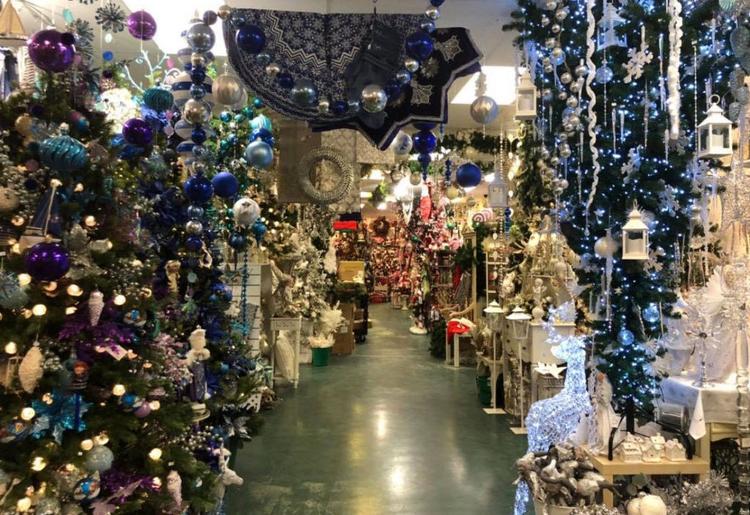 Bredbo Christmas Barn is bucking the retail trend with its busiest year