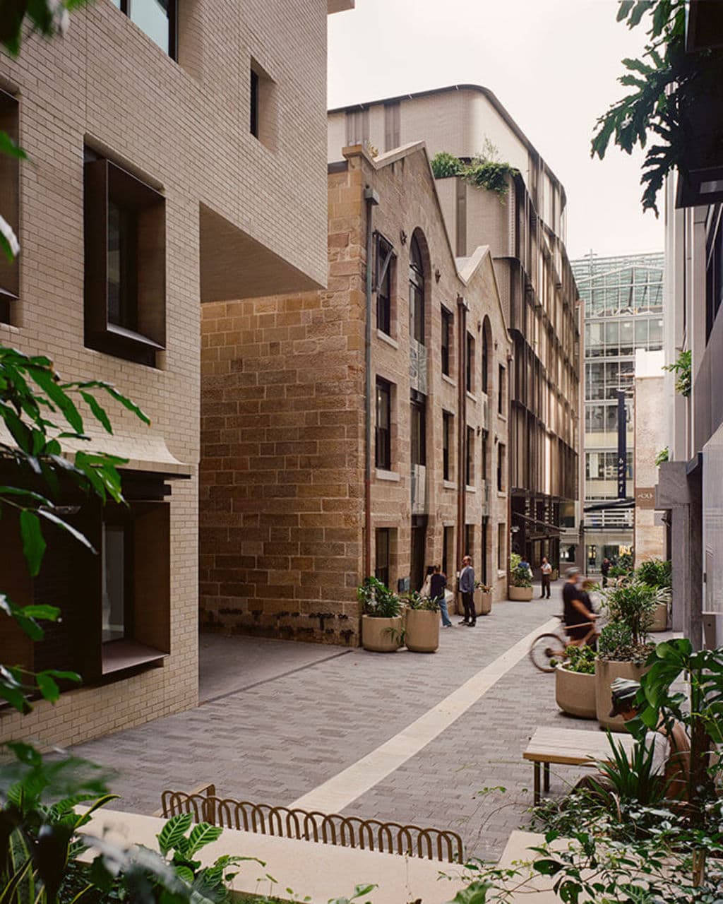 The_Quay_Quarter_Lanes_in_Sydney_mixes_the_best_of_the_old_with_the_new._Photo_Rory_Gardiner_p9ccqi